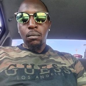 Meet your Posher, Larry